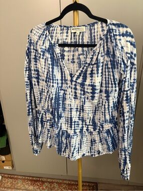 Modern Soul White and Blue Tie-Dye V-Neck Long Sleeve Peplum Top